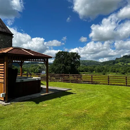 Апартаменты Cwmgwn Farm Лландовери Экстерьер фото